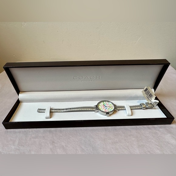 Coach BRAND NEW IN BOX **VINTAGE** Watch - Picture 3 of 7